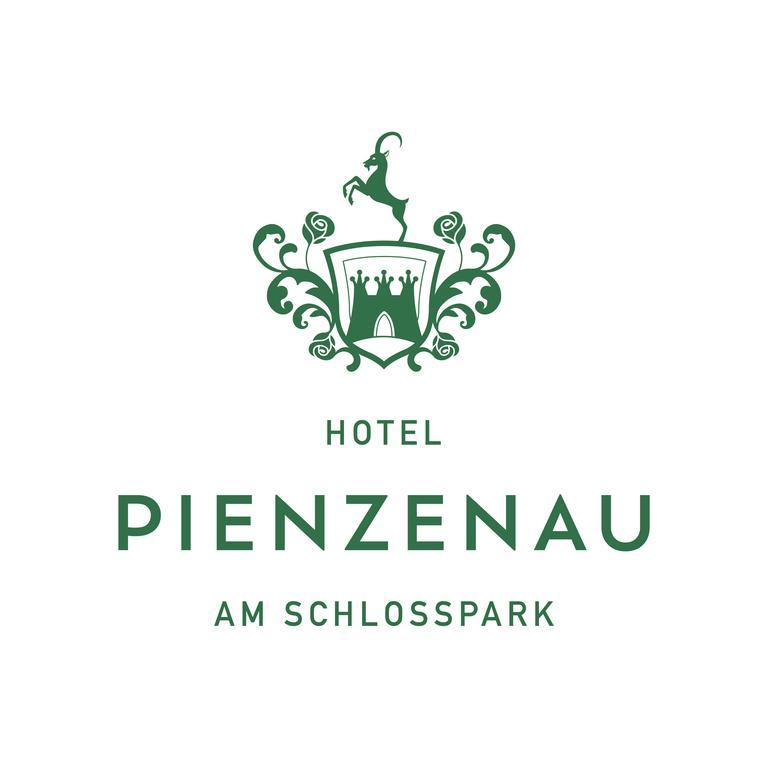Hotel Pienzenau Am Schlosspark Merano Kültér fotó