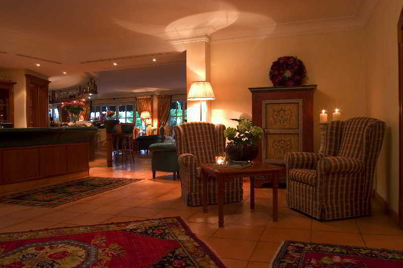 Hotel Pienzenau Am Schlosspark Merano Kültér fotó