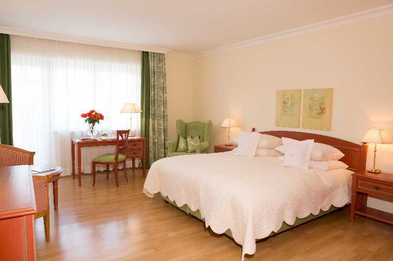 Hotel Pienzenau Am Schlosspark Merano Kültér fotó
