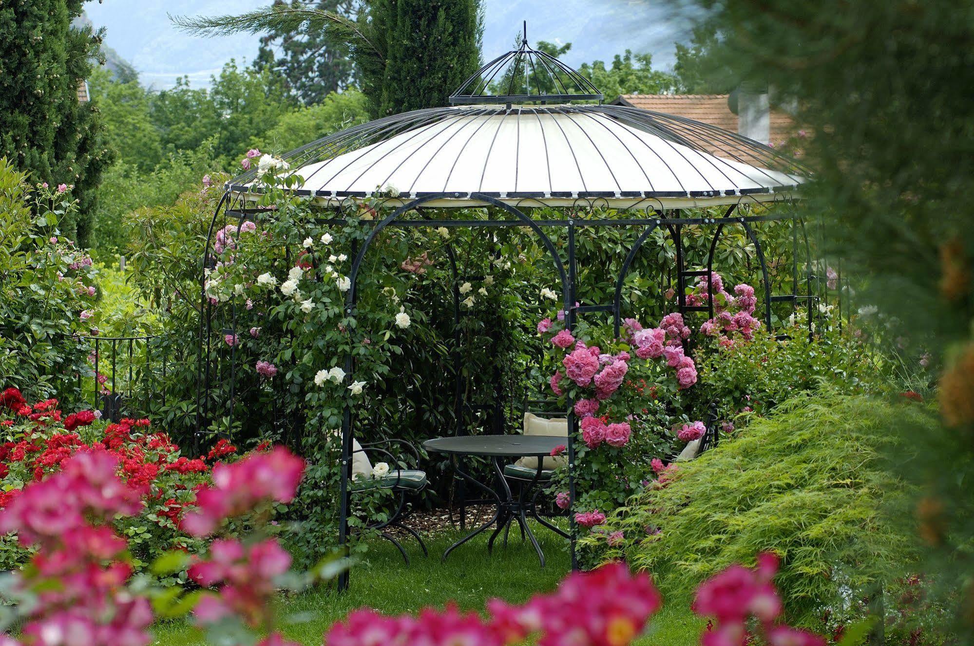 Hotel Pienzenau Am Schlosspark Merano Kültér fotó